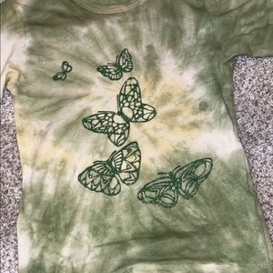 green urban outfitters cropped fit shirt with sparkle butterflies